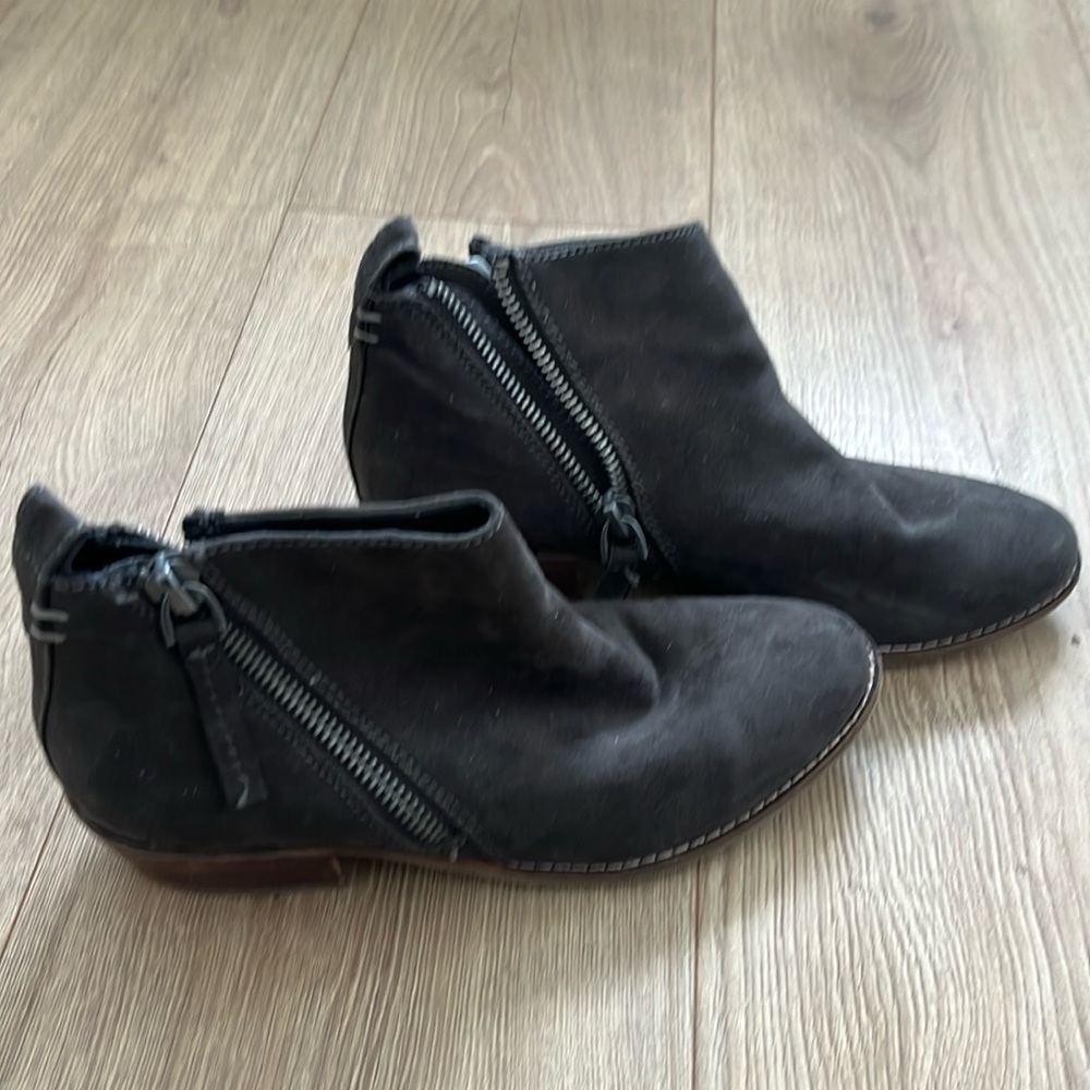 Dolce vita size 5.5 gray booties